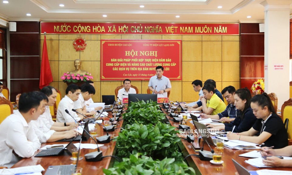 UBND huyện Cao Lộc và Công ty Điện lực Lạng Sơn: Bàn giải pháp phối hợp triển khai các hoạt động điện