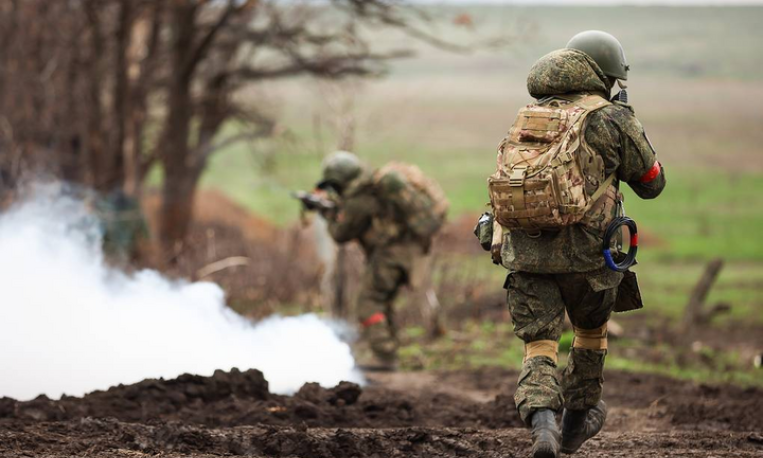 Nga tập kích sân bay quân sự và kho vũ khí của Ukraine