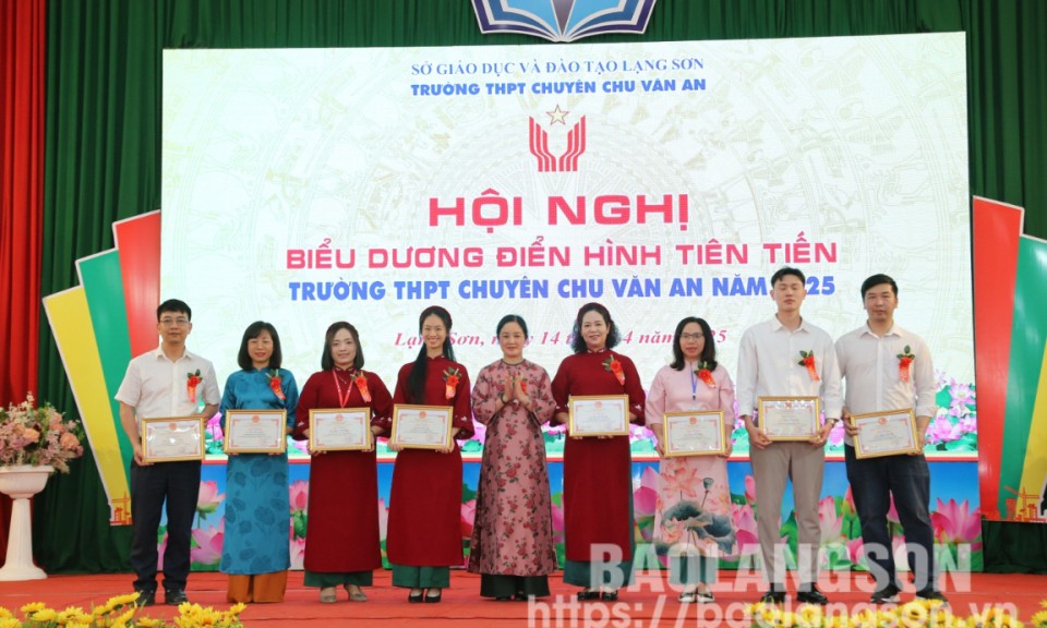 Trường THPT chuyên Chu Văn An tổ chức hội nghị biểu dương điển hình tiên tiến giai đoạn 2021 – 2025