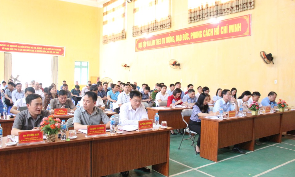 Đoàn đại biểu Quốc hội tỉnh Lạng Sơn tiếp xúc cử tri tại huyện Chi Lăng