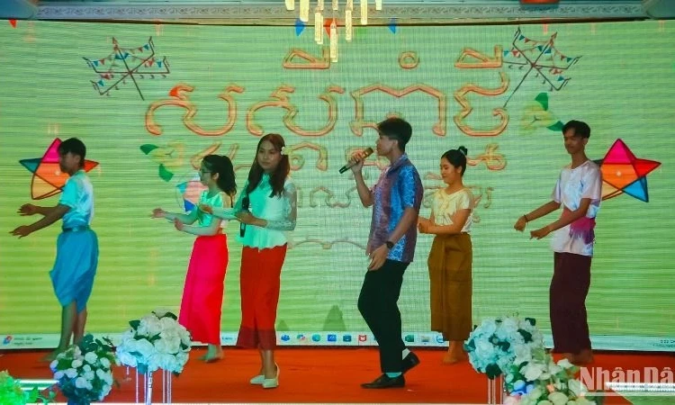 Thái Bình: Gần 500 lưu học sinh Lào và Campuchia đón Tết cổ truyền