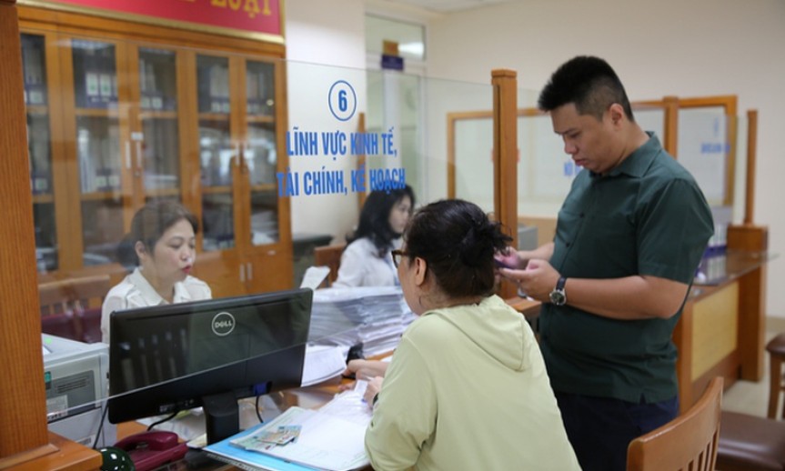 Chuyển 100% biên chế cấp huyện để bố trí ở cấp xã, có thể tăng cường cán bộ cấp tỉnh về xã