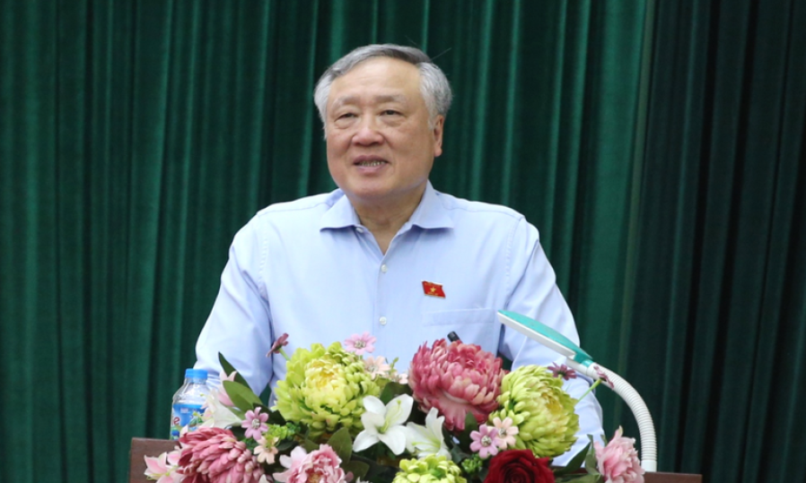 Phó Thủ tướng Thường trực Chính phủ Nguyễn Hòa Bình tiếp xúc cử tri Bắc Giang