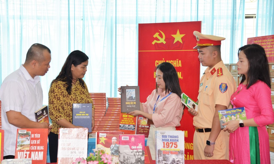 Khơi dậy văn hoá đọc trong cộng đồng