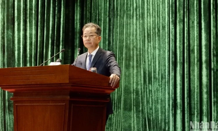 Nêu cao hơn nữa vai trò, trách nhiệm của mỗi cán bộ, đảng viên trong thực thi công vụ