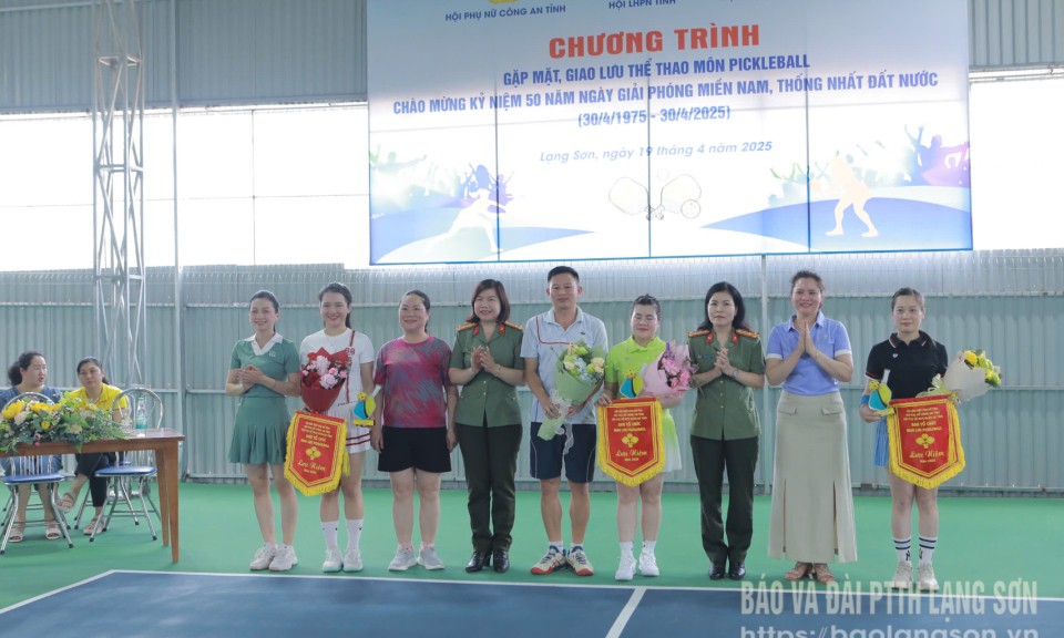 Giao lưu thể thao nhân kỷ niệm 50 năm Ngày Giải phóng miền Nam, thống nhất đất nước