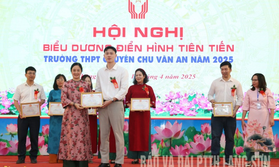 Trường THPT chuyên Chu Văn An: Dẫn đầu bằng đổi mới, vững vàng nhờ chất lượng