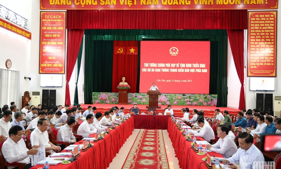 Thủ tướng Phạm Minh Chính: Quyết tâm giải quyết 5 phương thức giao thông cho Đồng bằng sông Cửu Long