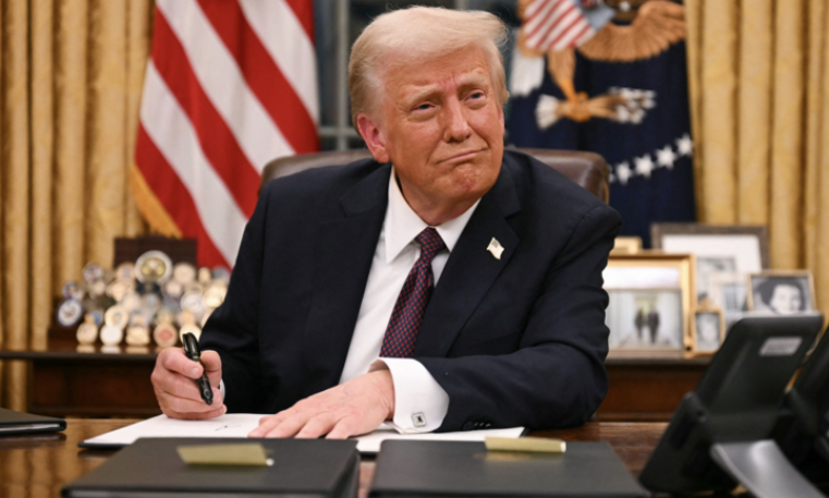 100 ngày hỗn loạn của ông Trump