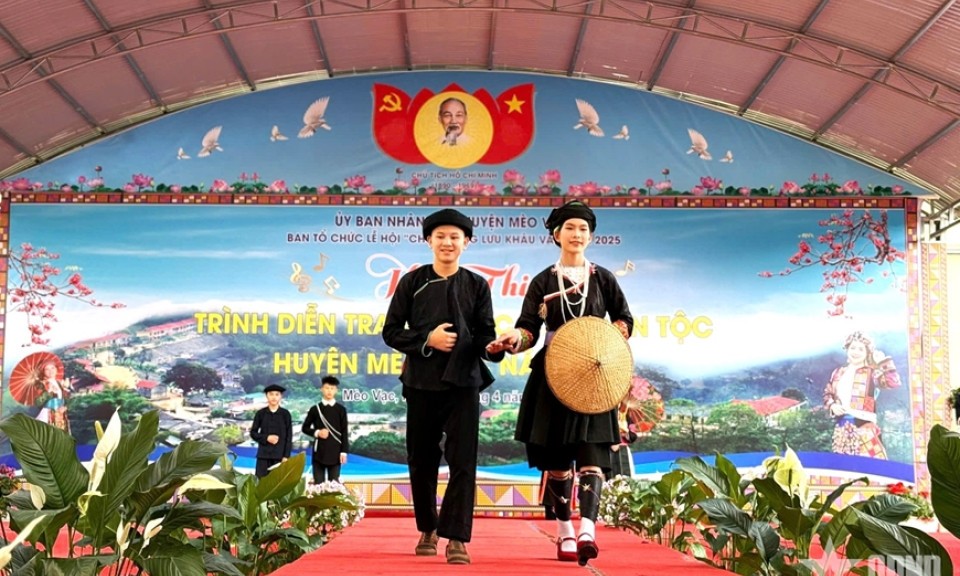 Huyện Mèo Vạc (Hà Giang): Ấn tượng hội thi trình diễn trang phục truyền thống các dân tộc