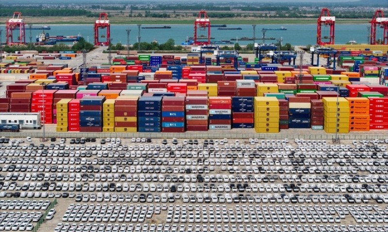 Ông Trump: Thuế với Trung Quốc sẽ không đến mức 145%