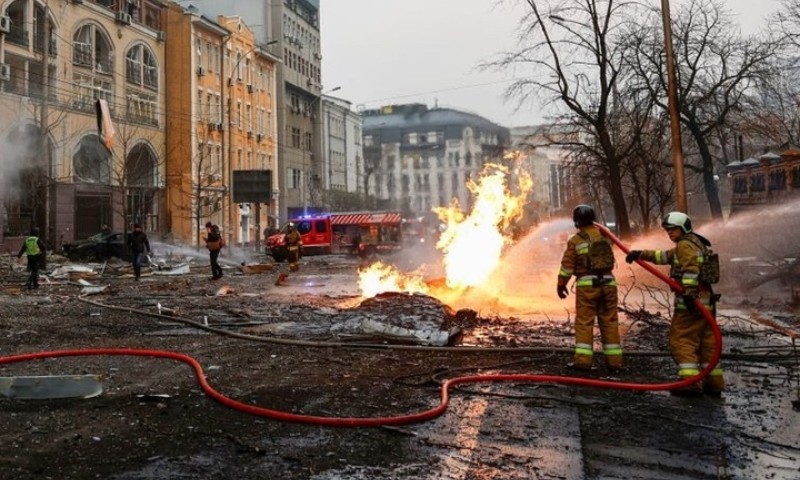 Kiev bị tên lửa tấn công, 21 người bị thương