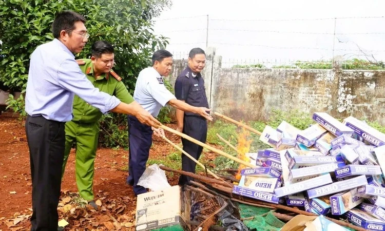 Đồng bộ các giải pháp ngăn chặn thuốc lá nhập lậu
