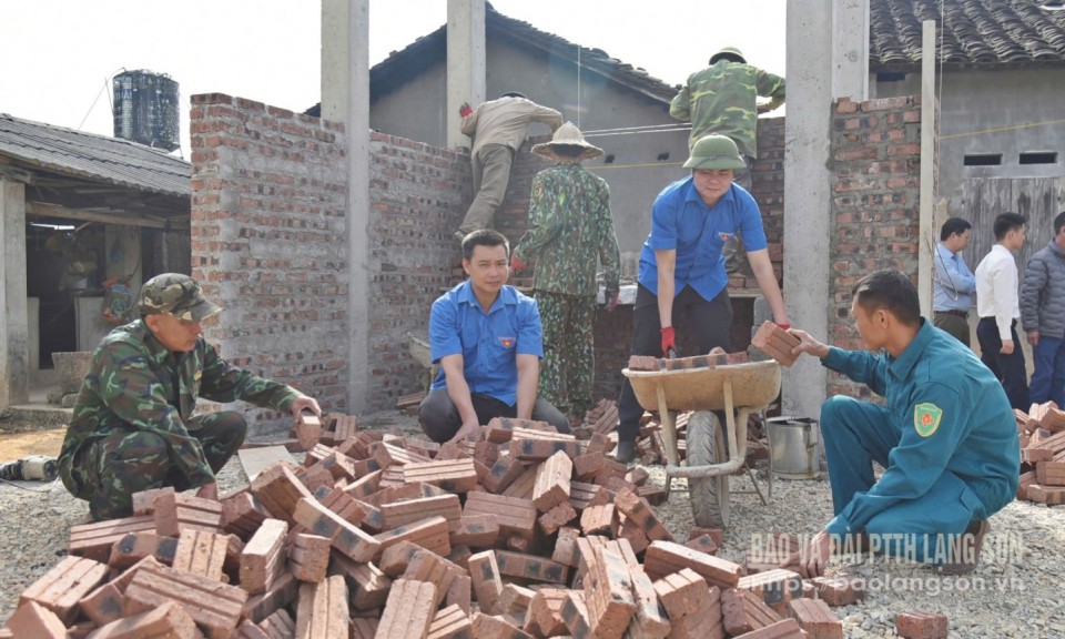 Trao nhà mới, gửi tri ân