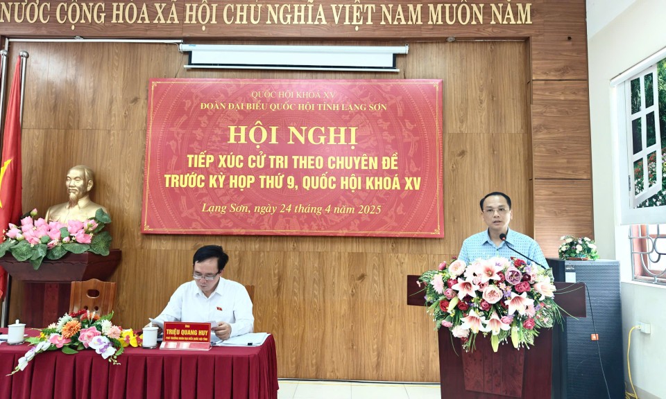 Đoàn đại biểu Quốc hội tỉnh tiếp xúc cử tri tại Sở Nội vụ