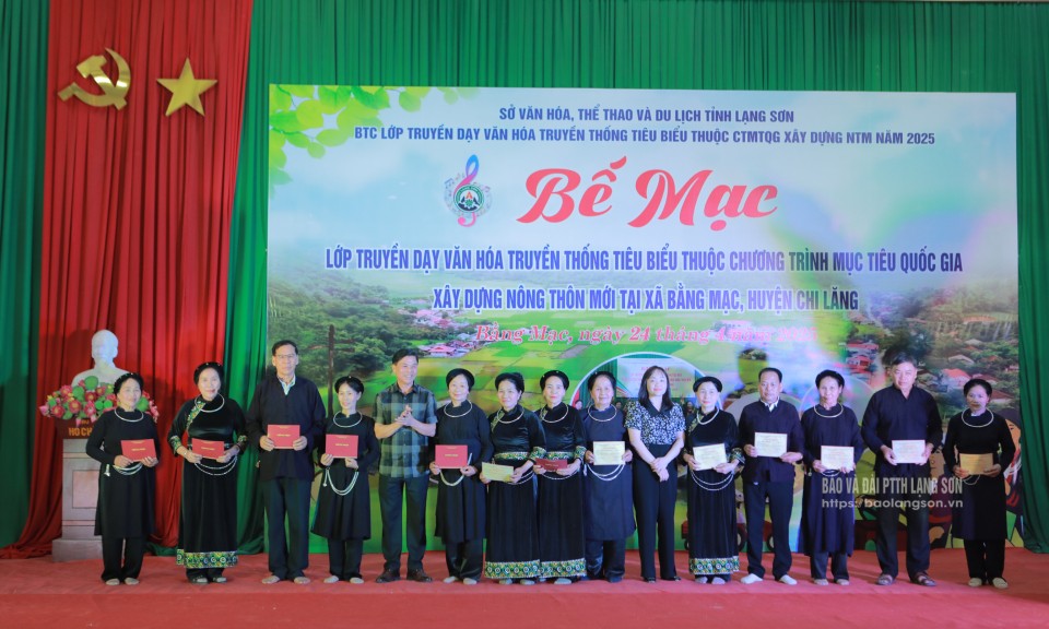 Bế mạc lớp truyền dạy văn hoá truyền thống tiêu biểu xã Bằng Mạc, huyện Chi Lăng