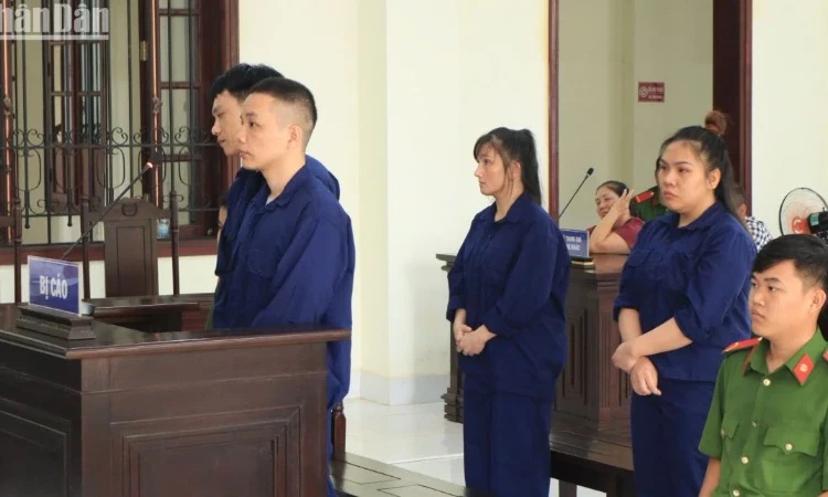2/5 bị cáo chịu án tử hình về tội vận chuyển trái phép chất ma túy