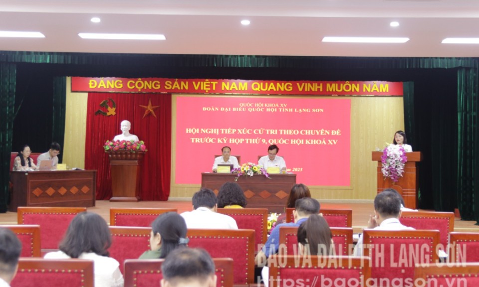 Đoàn đại biểu Quốc hội tỉnh tiếp xúc cử tri chuyên đề tại Sở Tài chính