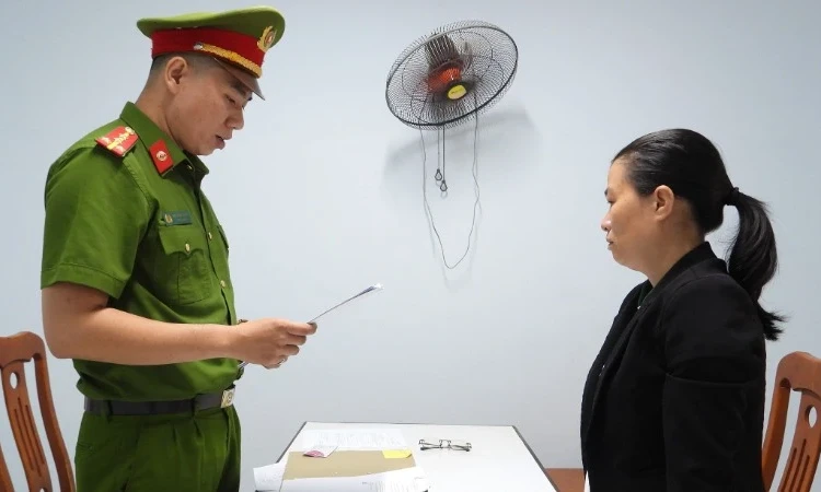 Khởi tố, bắt tạm giam đối tượng giả danh cán bộ thanh tra chống tham nhũng