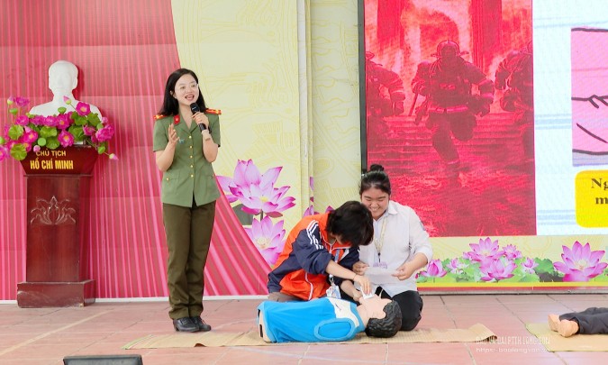 Trường THPT Cao Lộc tuyên truyền kỹ năng phòng, chống đuối nước cho hơn 1.600 học sinh, cán bộ, giáo viên