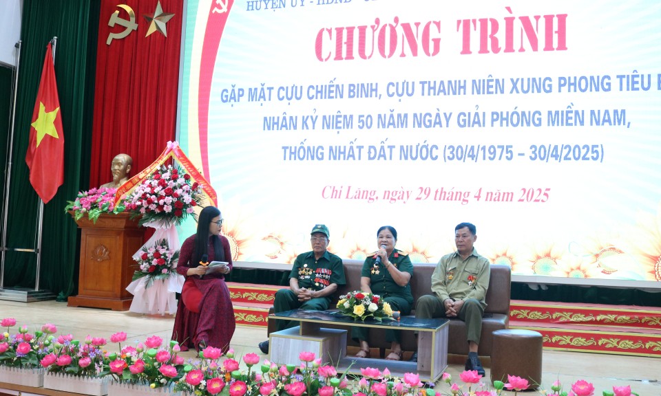 Huyện Chi Lăng gặp mặt cựu chiến binh, cựu thanh niên xung phong tiêu biểu