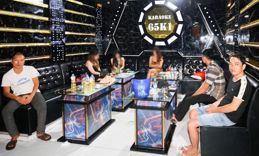 Triệt xóa tụ điểm mua bán, sử dụng ma túy ở quán karaoke