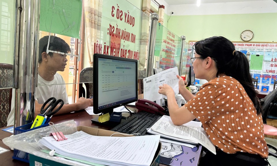 Lấy sự hài lòng của người dân làm thước đo