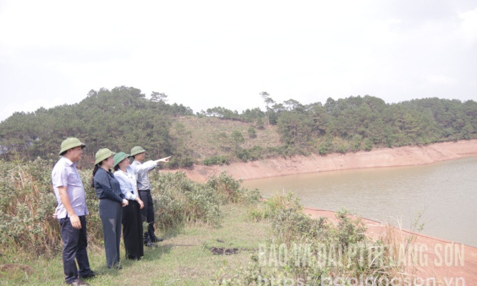 Kiểm tra nguồn nước phục vụ sản xuất, sinh hoạt tại huyện Lộc Bình