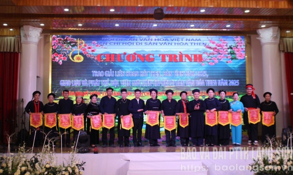 Liên Chi hội Di sản văn hóa Then trao giải liên hoan hát then, đàn tính