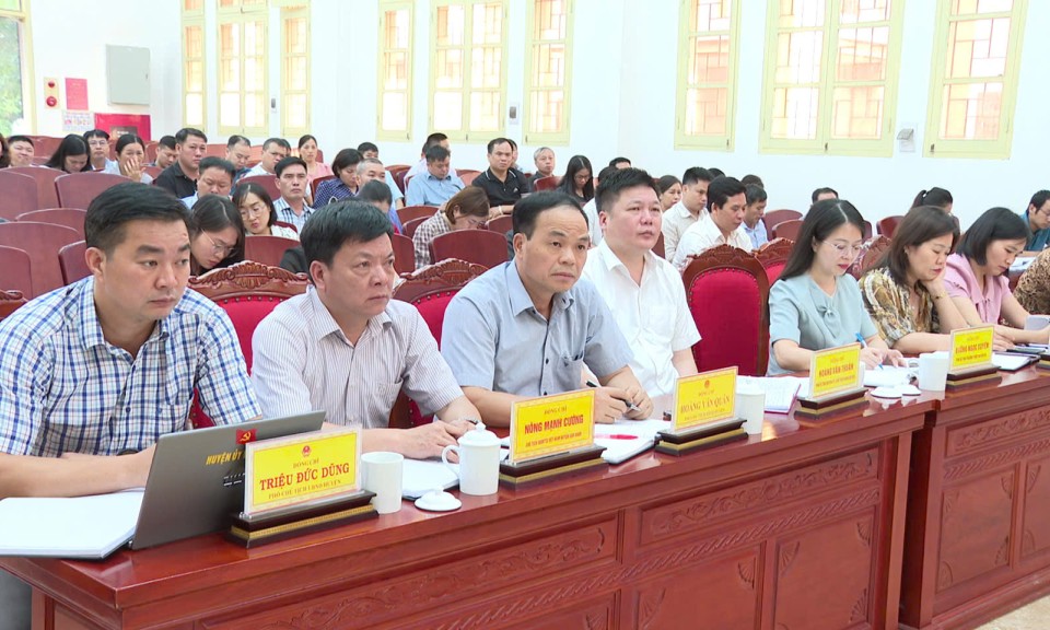 Văn Quan: Họp tháo gỡ vướng mắc khó khăn trong công tác xoá nhà tạm, nhà dột nát trên địa bàn