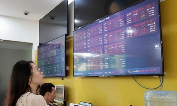 Cổ phiếu họ Vin trợ giúp VN-Index tăng điểm phiên thứ 4 liên tiếp