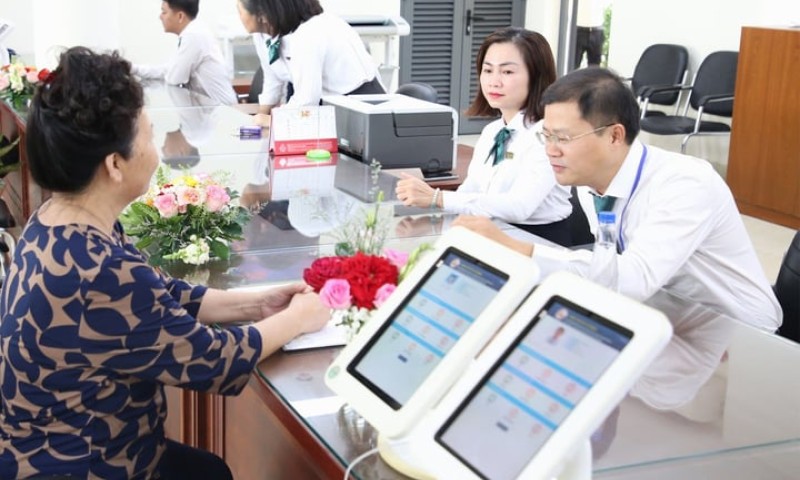 Cán bộ nghỉ việc do sắp xếp bộ máy vẫn được hưởng lương cho đến khi nhận chế độ