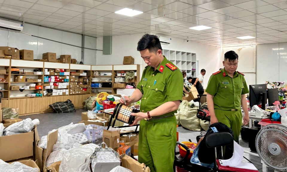 Đẩy lùi hàng giả