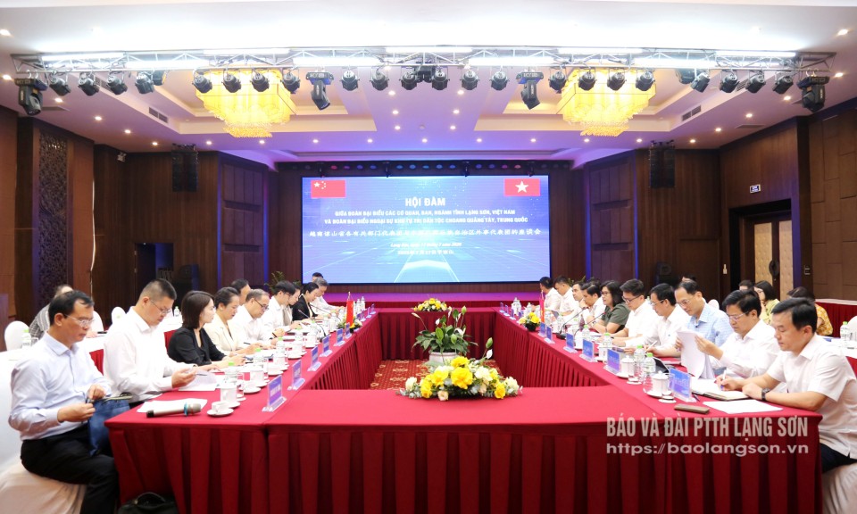 Các cơ quan, ban, ngành của tỉnh Lạng Sơn (Việt Nam) hội đàm với Văn phòng Ngoại sự Khu tự trị dân tộc