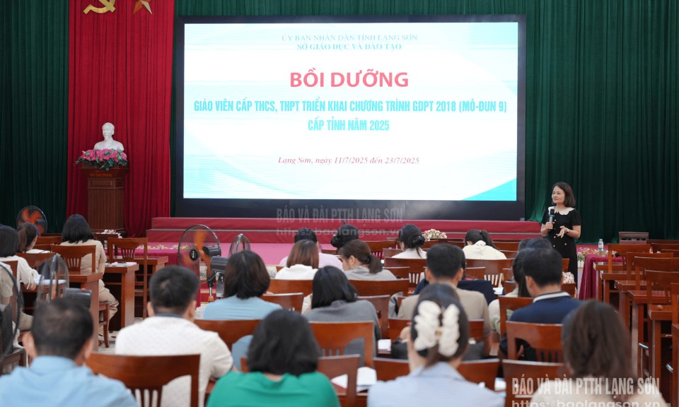 Nâng cao chuyên môn, sẵn sàng đón năm học mới