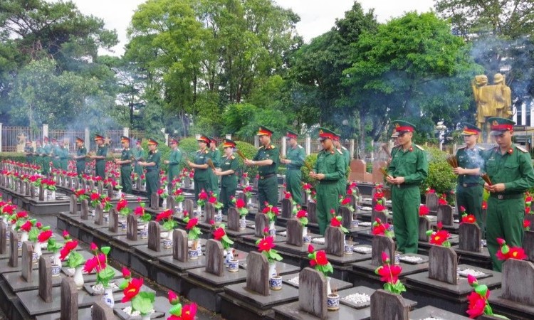 Từ trái tim đến hành động nghĩa tình