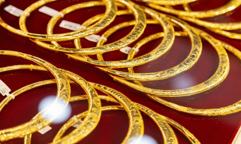 Giá vàng hôm nay 31/7: Lao dốc không phanh, mất mốc 3.300 USD/ounce