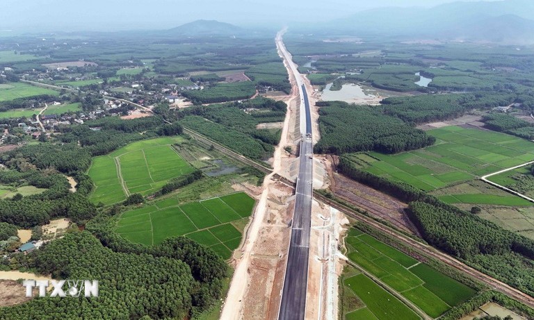 Báo cáo Thủ tướng phương án mở rộng dự án cao tốc Bắc-Nam phía Đông trước 4/8