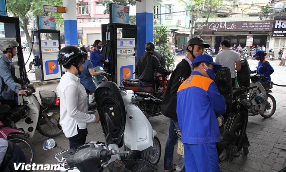 Giá dầu hỏa và diesel cùng đi xuống, hai mặt hàng xăng tiếp tục tăng nhẹ