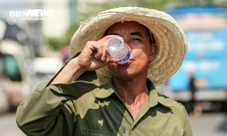 Dự báo thời tiết 9/8: Nắng nóng gay gắt ở nhiều nơi miền Bắc và miền Trung