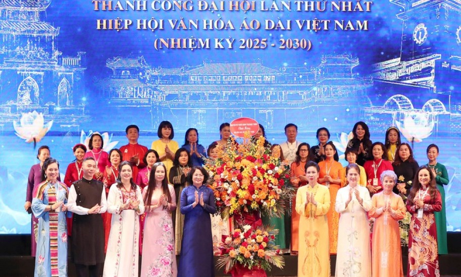 Dấu ấn tôn vinh, lan tỏa giá trị di sản áo dài Việt Nam