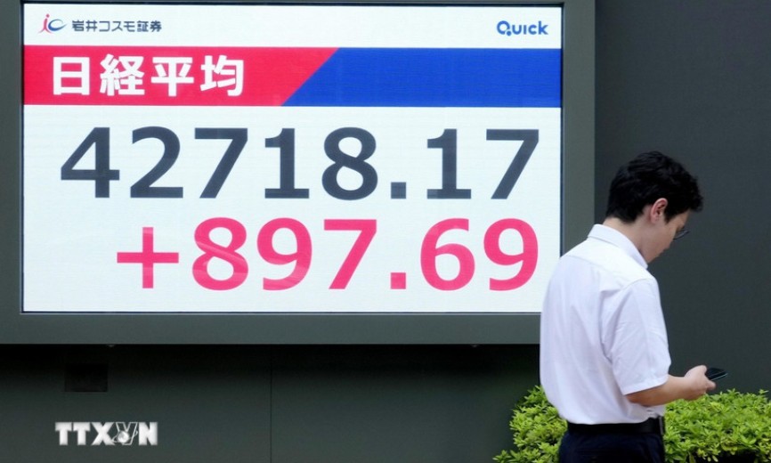 Chứng khoán châu Á tăng mạnh, Nikkei 225 lần đầu vượt mốc 43.000 điểm