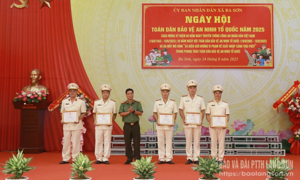 Xã Ba Sơn: Tổ chức Ngày hội toàn dân bảo vệ an ninh Tổ quốc; ra mắt mô hình “Xã biên giới không vi phạm về xuất, nhập cảnh trái phép”