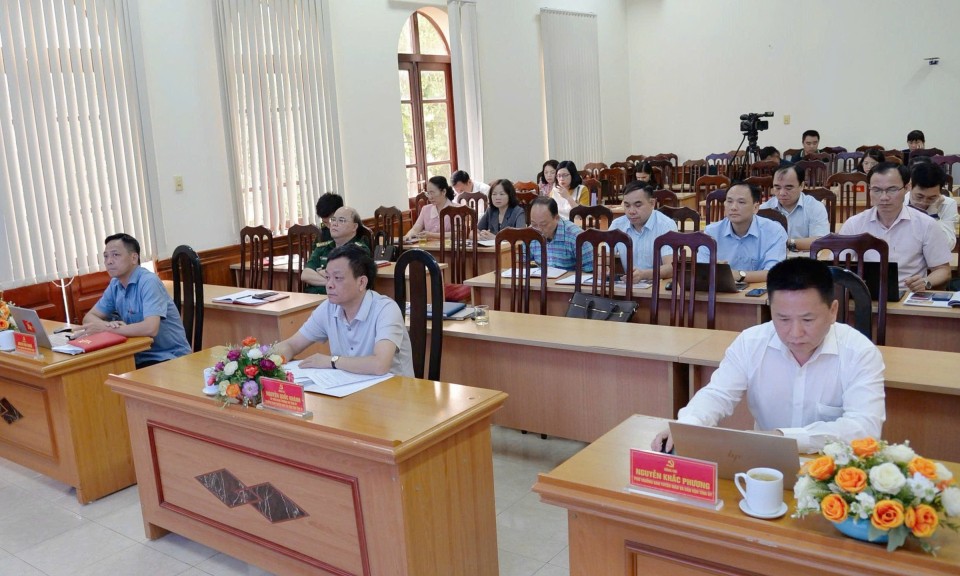 Hội nghị báo cáo viên trung ương tháng 8