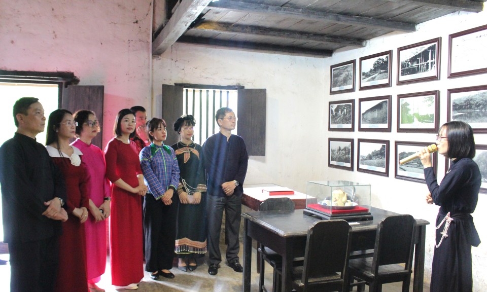 Chi bộ cơ quan Đảng ủy các cơ quan Đảng tỉnh sinh hoạt chuyên đề nhân kỷ niệm 115 năm Ngày sinh đồng
