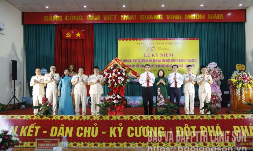 Xã Đồng Đăng tổ chức lễ kỷ niệm ngày truyền thống Công an Nhân dân Việt Nam và ngày hội toàn dân bảo vệ an ninh Tổ quốc