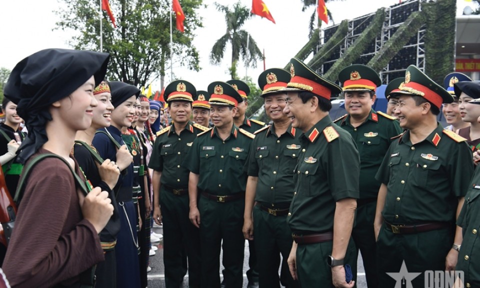 Đại tướng Phan Văn Giang kiểm tra tổng hợp luyện lực lượng diễu binh, diễu hành thực hiện nhiệm vụ A80