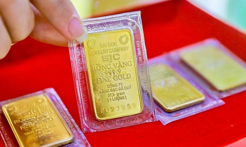 Giá vàng trưa nay (18-8): Neo ở mức cao