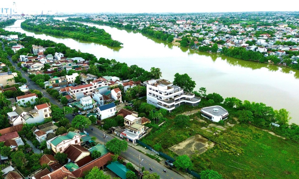 Tổ hợp thương mại dịch vụ hơn 200 tỷ 'treo' trên khu đất vàng ven sông Hương