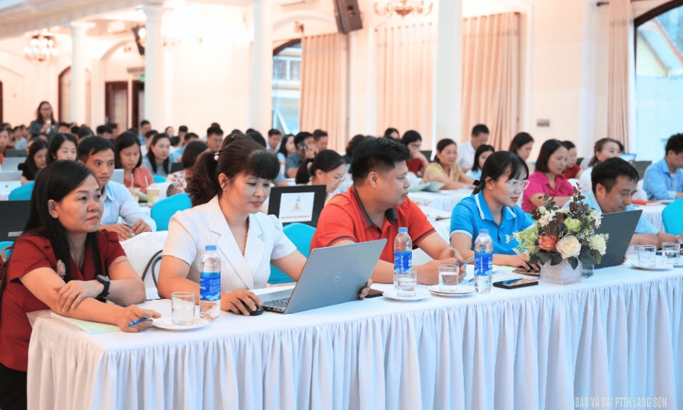 Hơn 160 đại biểu tham gia tập huấn thu thập thông tin về người lao động